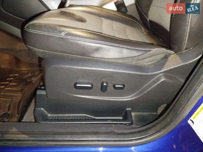 Позашляховик / Кросовер Ford Escape 2015 в Києві