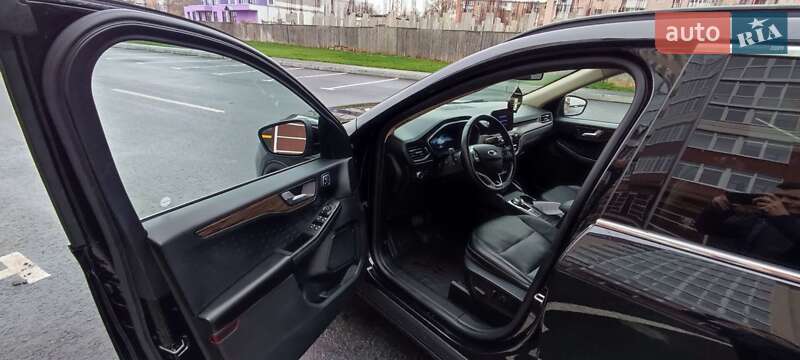 Позашляховик / Кросовер Ford Escape 2020 в Умані