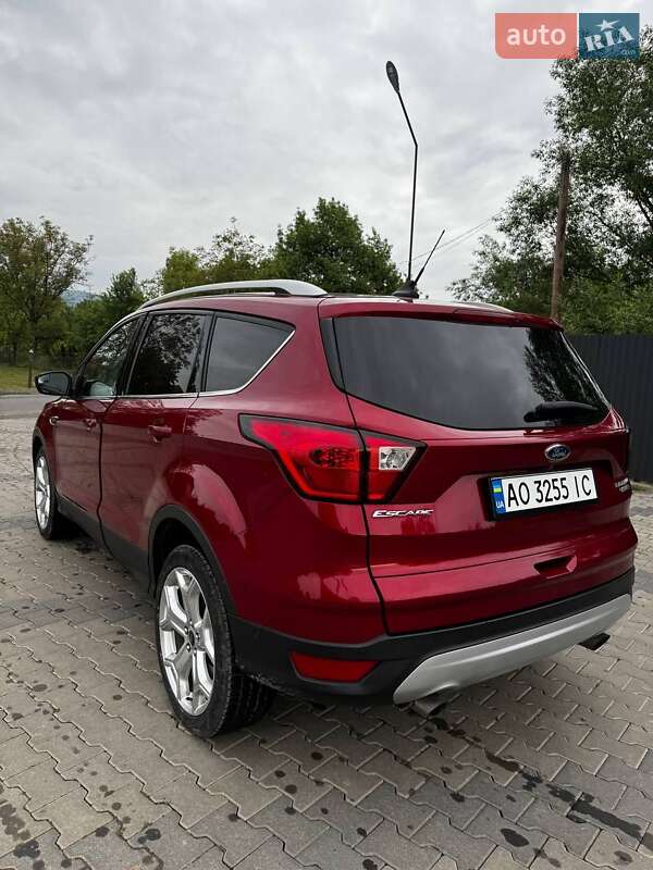 Внедорожник / Кроссовер Ford Escape 2019 в Иршаве