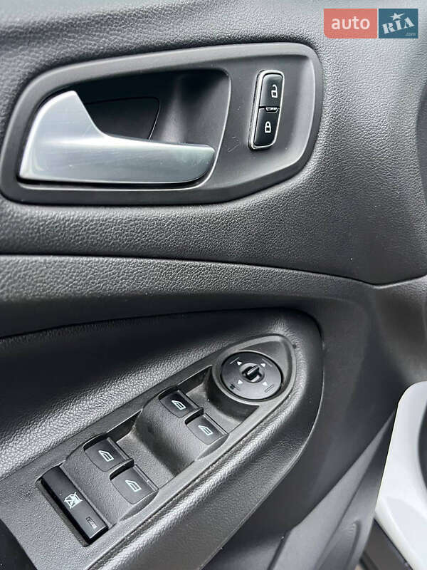 Внедорожник / Кроссовер Ford Escape 2013 в Кривом Роге фото 12 Внедорожник / Кроссовер Ford Escape 2013 в Кривом Роге