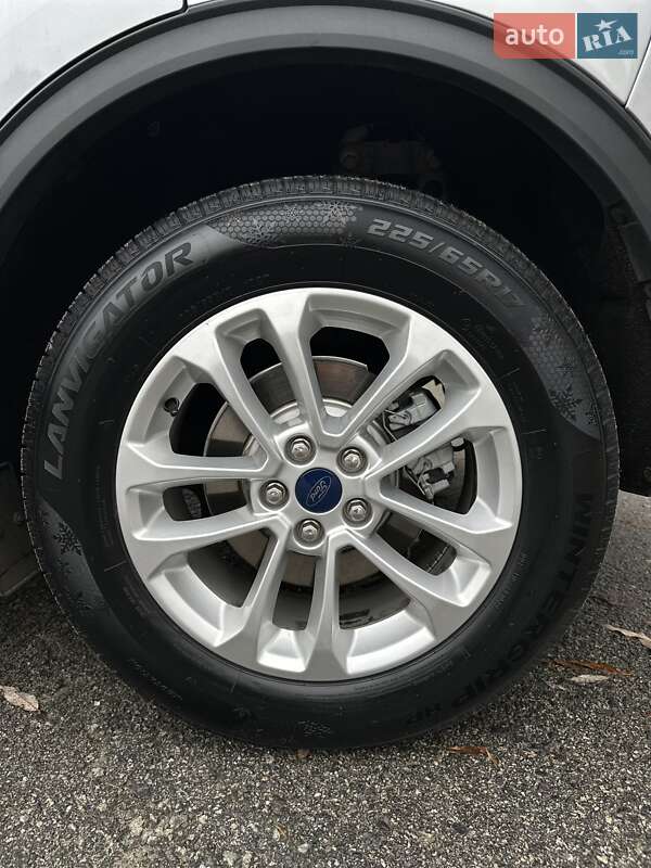 Внедорожник / Кроссовер Ford Escape 2021 в Киеве