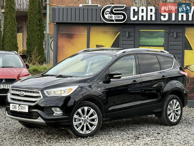 Позашляховик / Кросовер Ford Escape 2016 в Стрию