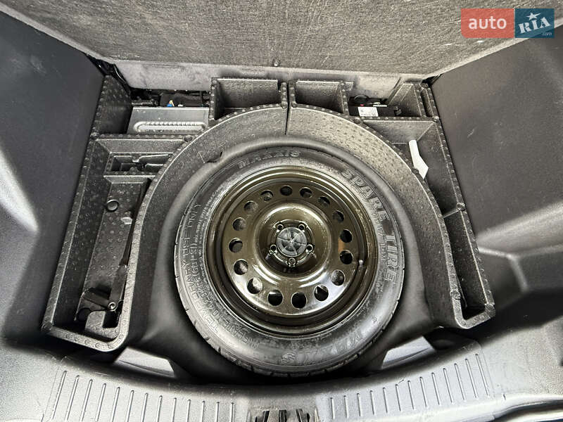 Позашляховик / Кросовер Ford Escape 2016 в Стрию