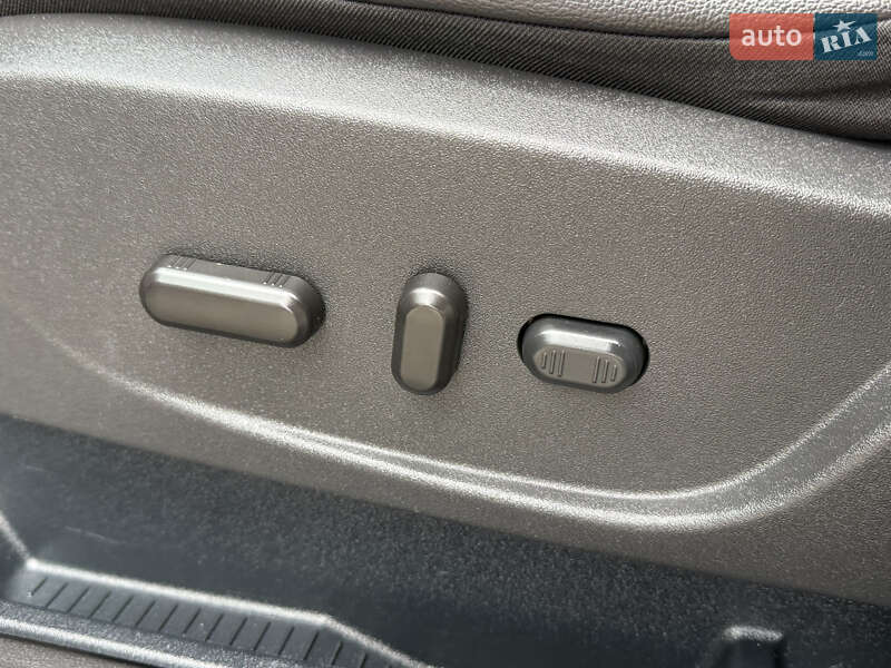 Позашляховик / Кросовер Ford Escape 2016 в Стрию