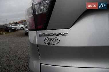 Внедорожник / Кроссовер Ford Escape 2017 в Львове