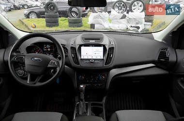 Внедорожник / Кроссовер Ford Escape 2017 в Львове