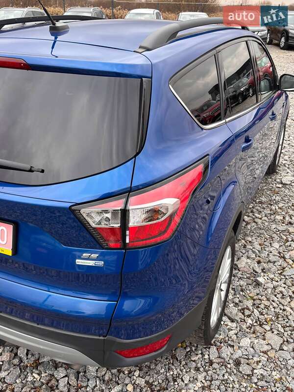 Внедорожник / Кроссовер Ford Escape 2018 в Львове