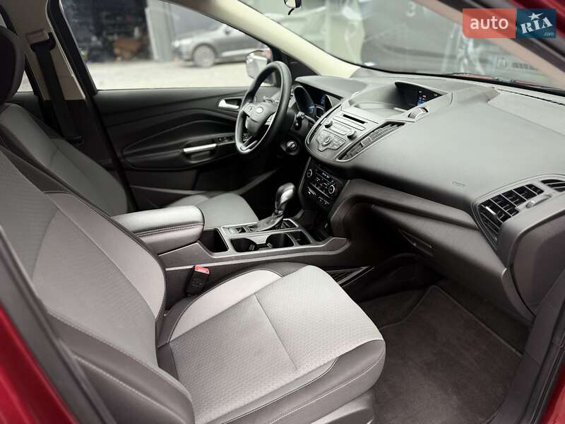 Позашляховик / Кросовер Ford Escape 2018 в Львові