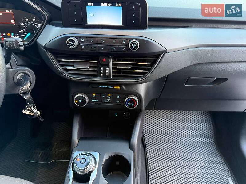 Внедорожник / Кроссовер Ford Escape 2019 в Коломые