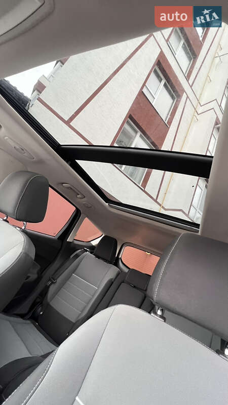 Внедорожник / Кроссовер Ford Escape 2012 в Ивано-Франковске