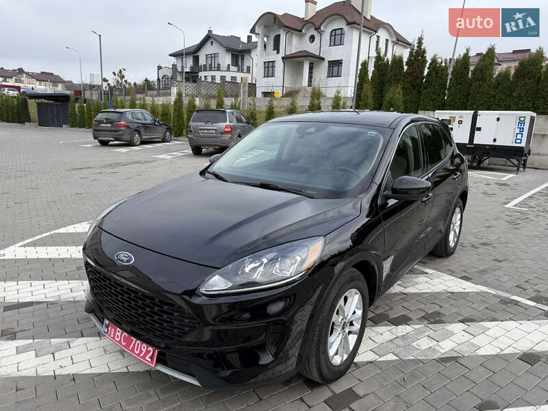 Позашляховик / Кросовер Ford Escape 2021 в Рівному