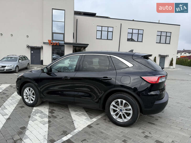 Позашляховик / Кросовер Ford Escape 2021 в Рівному