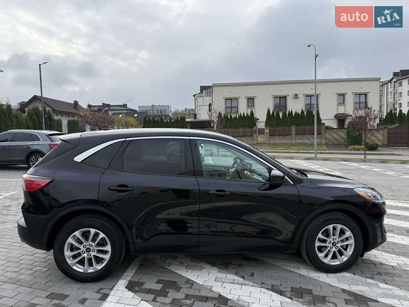Позашляховик / Кросовер Ford Escape 2021 в Рівному