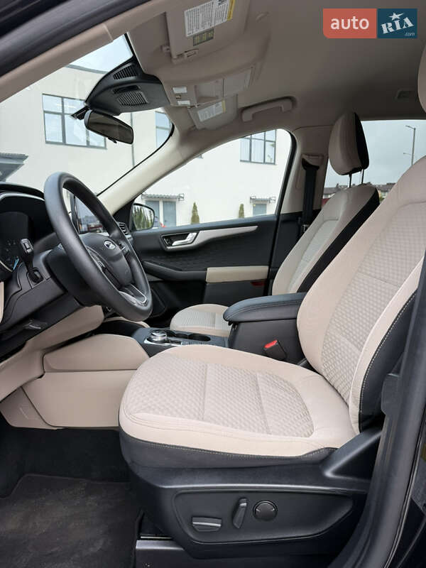 Позашляховик / Кросовер Ford Escape 2021 в Рівному