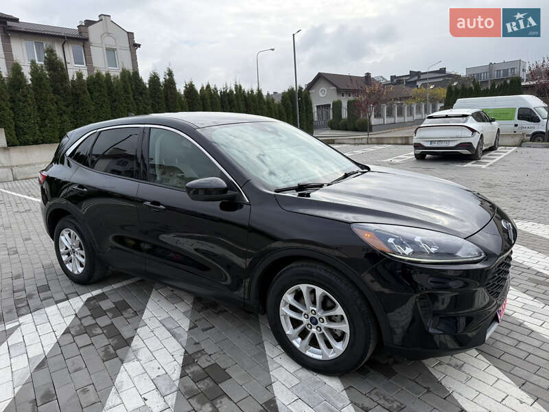 Позашляховик / Кросовер Ford Escape 2021 в Рівному