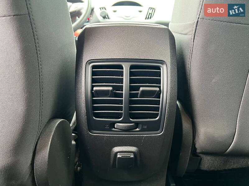 Позашляховик / Кросовер Ford Escape 2016 в Львові фото 38 Позашляховик / Кросовер Ford Escape 2016 в Львові