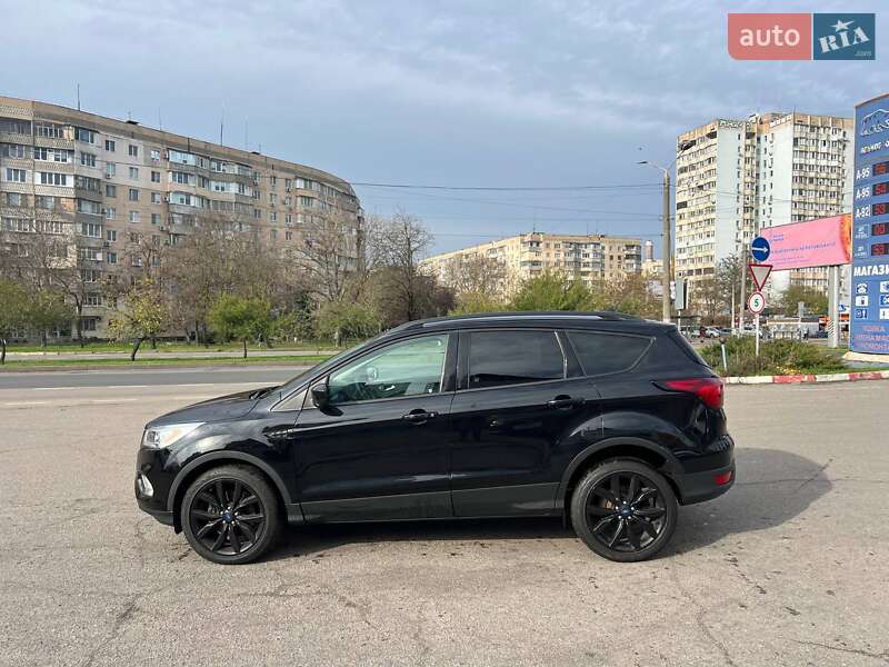 Внедорожник / Кроссовер Ford Escape 2019 в Одессе