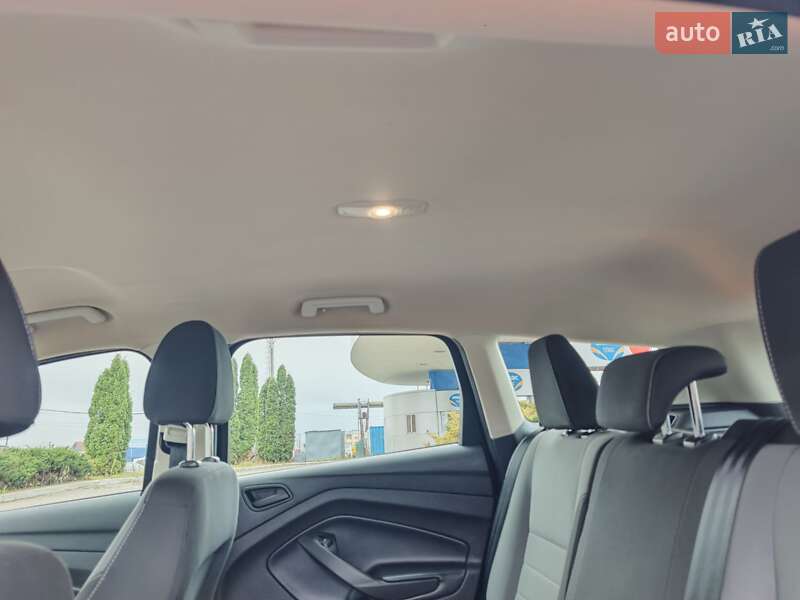 Внедорожник / Кроссовер Ford Escape 2017 в Сумах