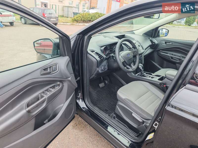 Внедорожник / Кроссовер Ford Escape 2017 в Сумах