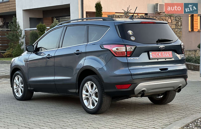 Позашляховик / Кросовер Ford Escape 2017 в Стрию