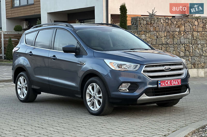 Позашляховик / Кросовер Ford Escape 2017 в Стрию