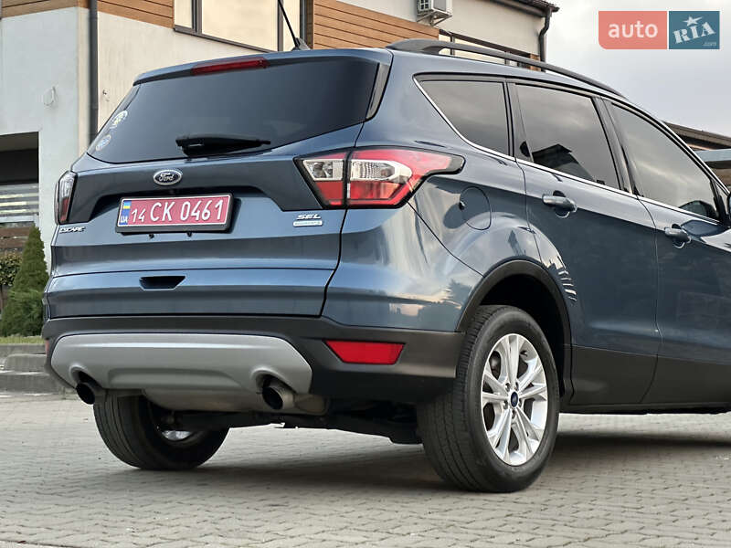 Позашляховик / Кросовер Ford Escape 2017 в Стрию