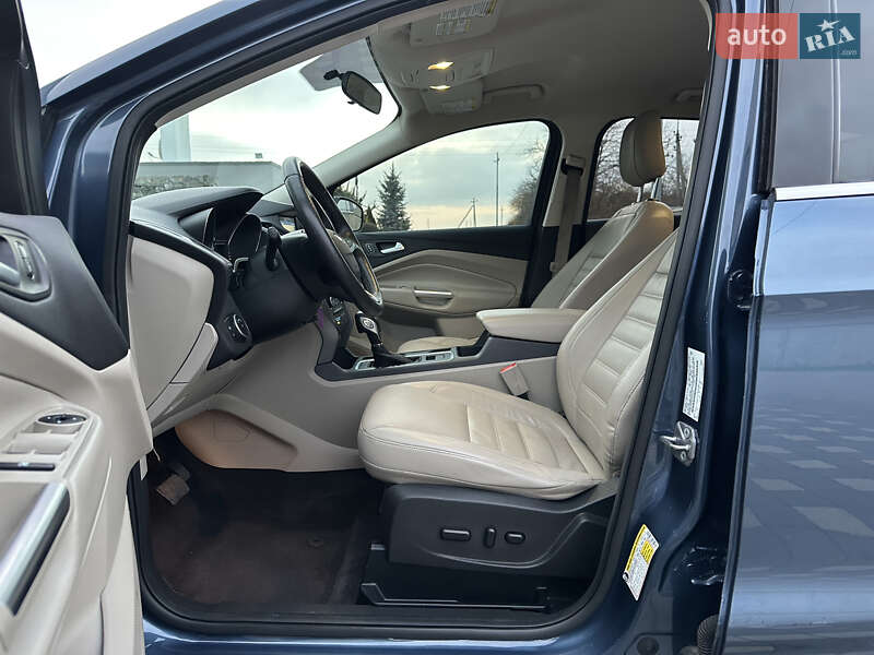 Позашляховик / Кросовер Ford Escape 2017 в Стрию