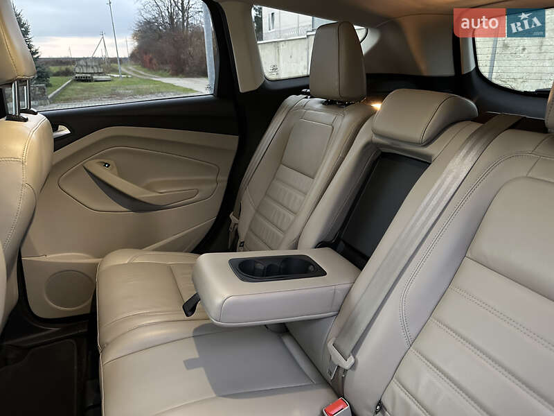 Позашляховик / Кросовер Ford Escape 2017 в Стрию