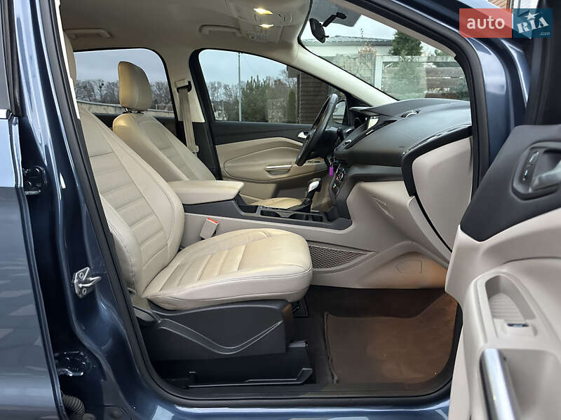 Позашляховик / Кросовер Ford Escape 2017 в Стрию