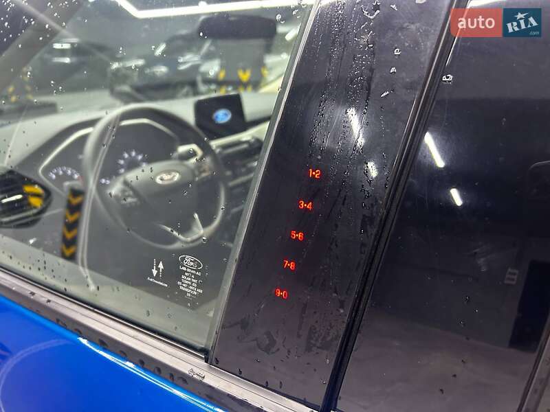 Позашляховик / Кросовер Ford Escape 2020 в Чернівцях