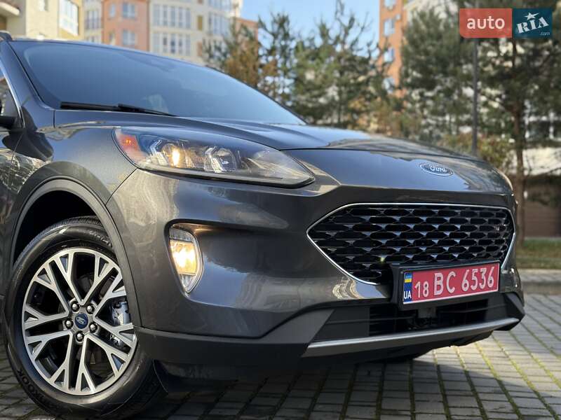 Внедорожник / Кроссовер Ford Escape 2019 в Ивано-Франковске