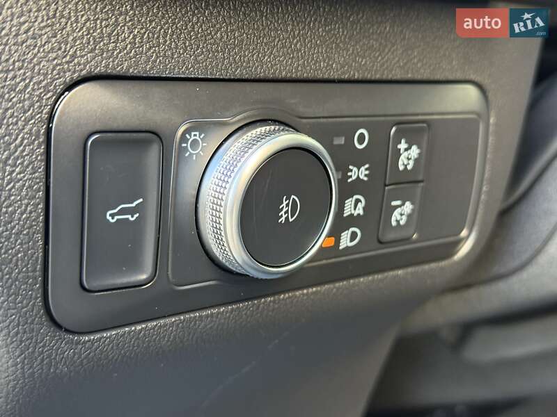 Внедорожник / Кроссовер Ford Escape 2019 в Ивано-Франковске