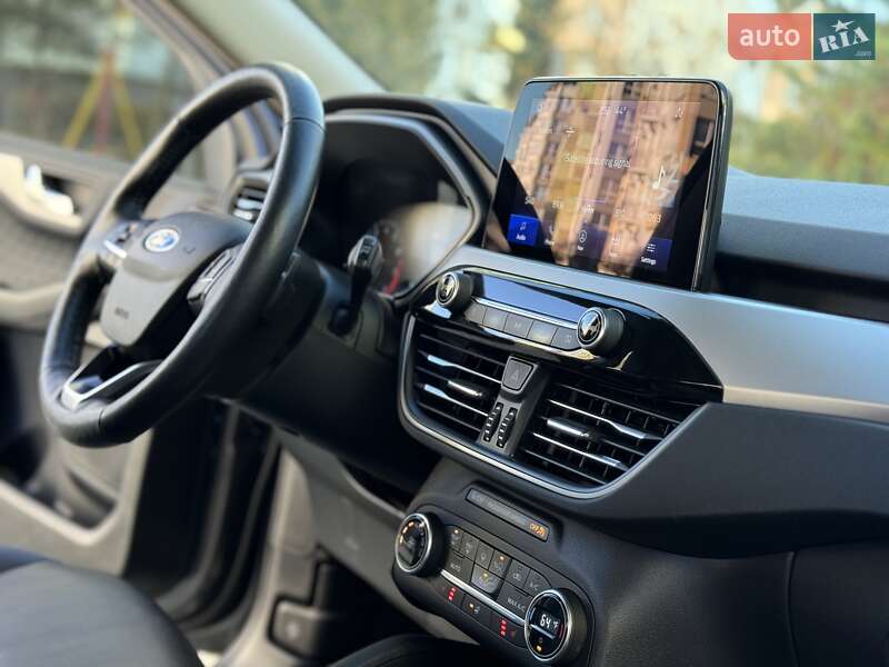 Внедорожник / Кроссовер Ford Escape 2019 в Ивано-Франковске