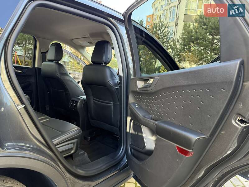 Внедорожник / Кроссовер Ford Escape 2019 в Ивано-Франковске