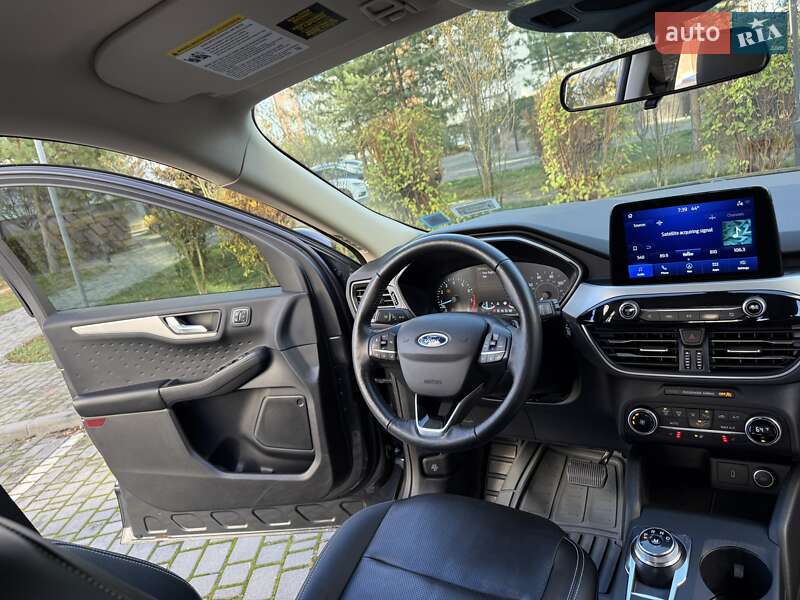 Внедорожник / Кроссовер Ford Escape 2019 в Ивано-Франковске