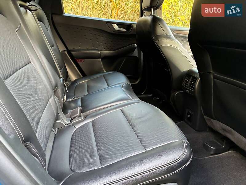 Внедорожник / Кроссовер Ford Escape 2019 в Ивано-Франковске