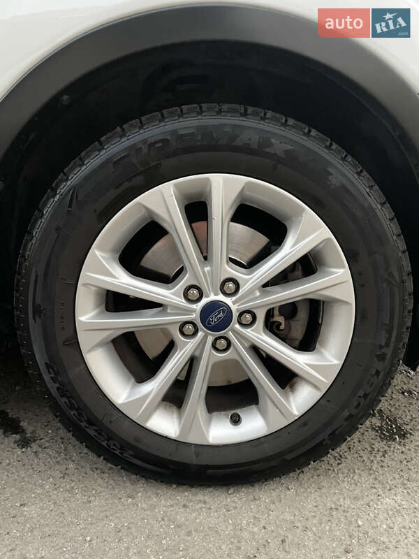 Позашляховик / Кросовер Ford Escape 2017 в Чернівцях фото 14 Позашляховик / Кросовер Ford Escape 2017 в Чернівцях