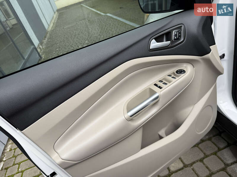 Позашляховик / Кросовер Ford Escape 2017 в Дрогобичі фото 49 Позашляховик / Кросовер Ford Escape 2017 в Дрогобичі