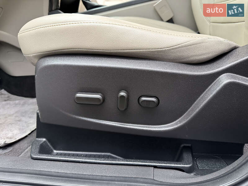 Позашляховик / Кросовер Ford Escape 2017 в Дрогобичі фото 53 Позашляховик / Кросовер Ford Escape 2017 в Дрогобичі