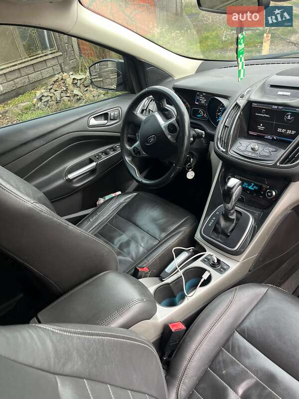 Внедорожник / Кроссовер Ford Escape 2013 в Иршаве