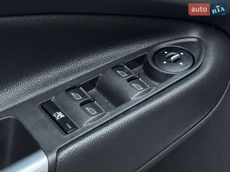 Внедорожник / Кроссовер Ford Escape 2014 в Ахтырке фото 23 Внедорожник / Кроссовер Ford Escape 2014 в Ахтырке