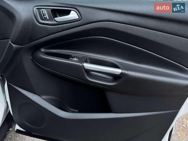 Внедорожник / Кроссовер Ford Escape 2014 в Ахтырке фото 36 Внедорожник / Кроссовер Ford Escape 2014 в Ахтырке