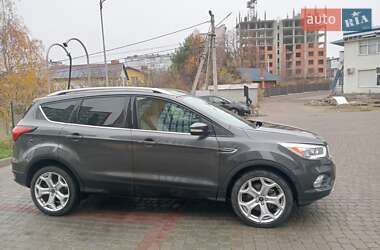 Внедорожник / Кроссовер Ford Escape 2019 в Ивано-Франковске