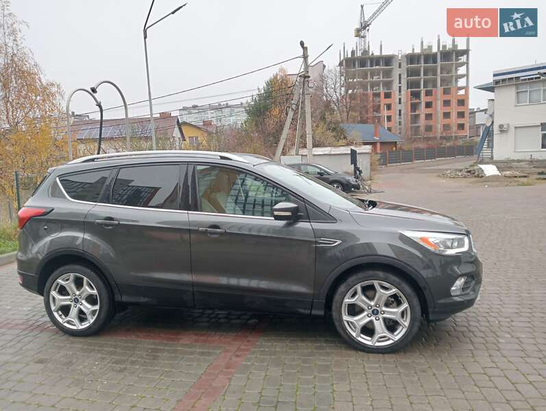 Позашляховик / Кросовер Ford Escape 2019 в Івано-Франківську