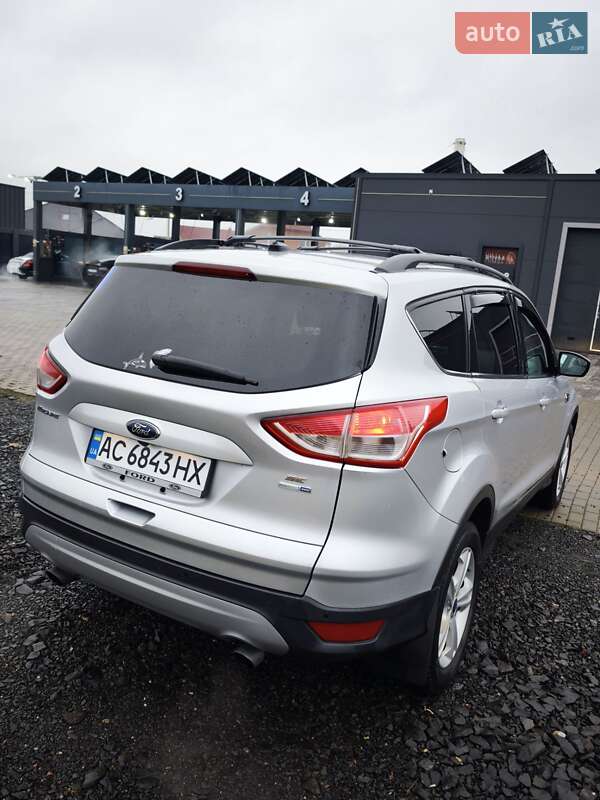 Внедорожник / Кроссовер Ford Escape 2013 в Луцке