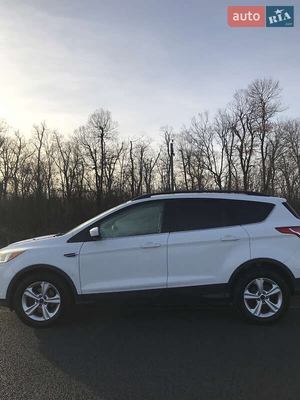 Внедорожник / Кроссовер Ford Escape 2013 в Окнах