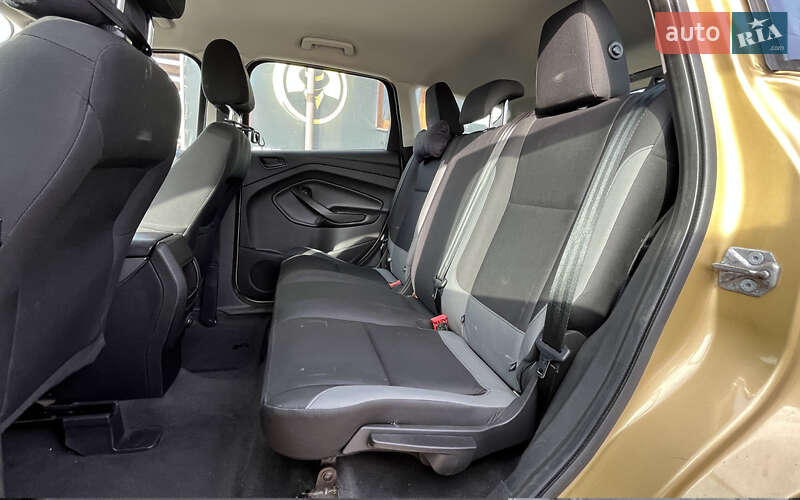 Внедорожник / Кроссовер Ford Escape 2014 в Стрые