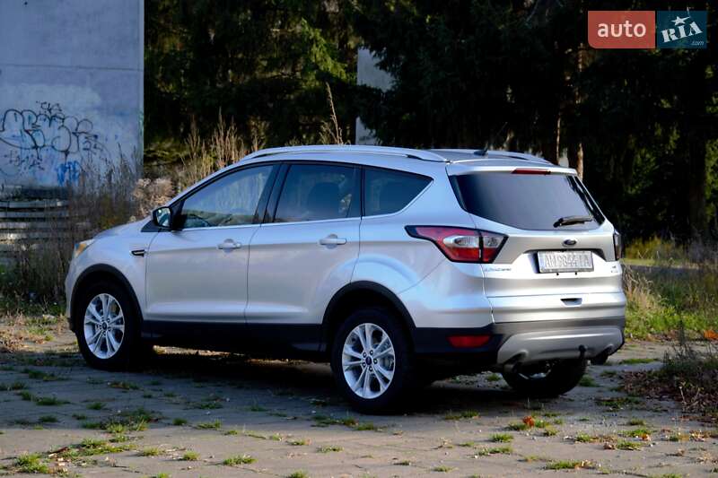 Позашляховик / Кросовер Ford Escape 2017 в Житомирі