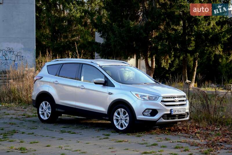 Позашляховик / Кросовер Ford Escape 2017 в Житомирі