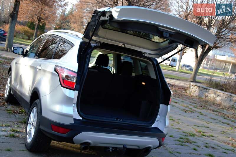 Позашляховик / Кросовер Ford Escape 2017 в Житомирі